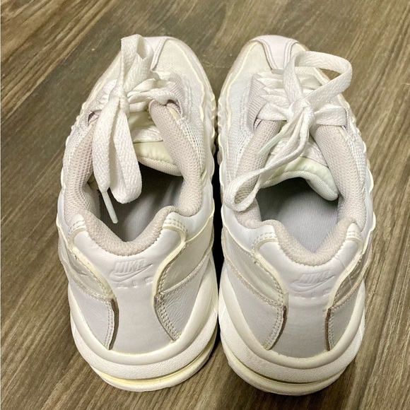 *Like New* Nike Air Max 95 Size 5.5Y/Women’s 7 White Shimmer Running Shoes - Picture 4 of 10